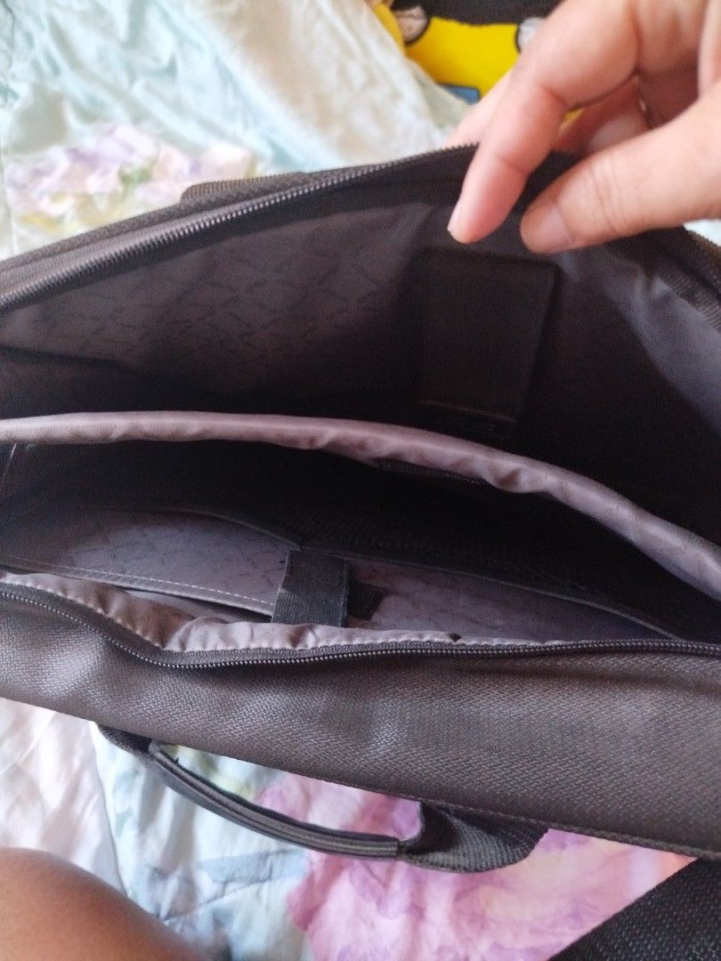 laptop bags (Category: Laptops & Notebooks) located in Imus. Submitted by stop_shop7 (Listing ID 1337109766, Image 3). Description: lenovo- 299 asus - 399.