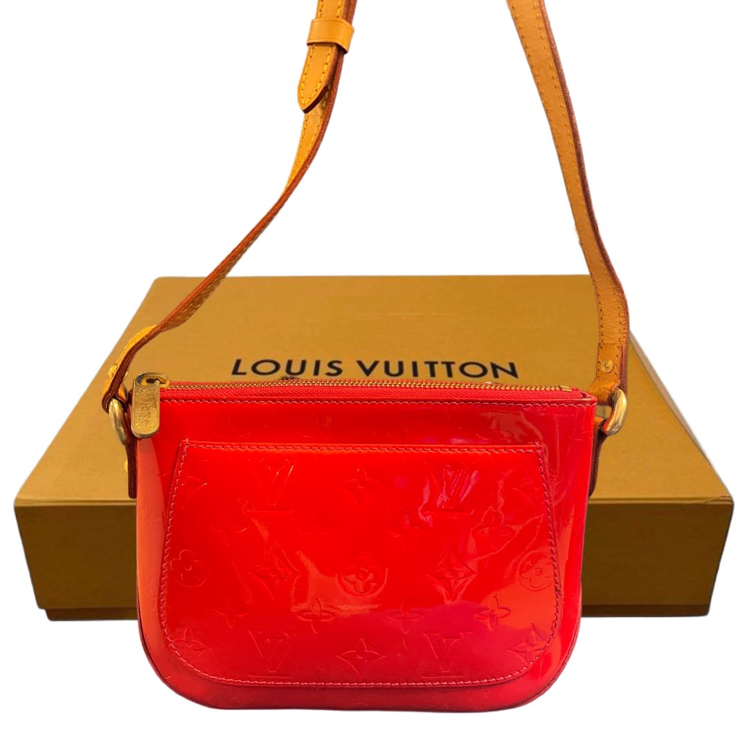 Lv crc vernis sling bag
