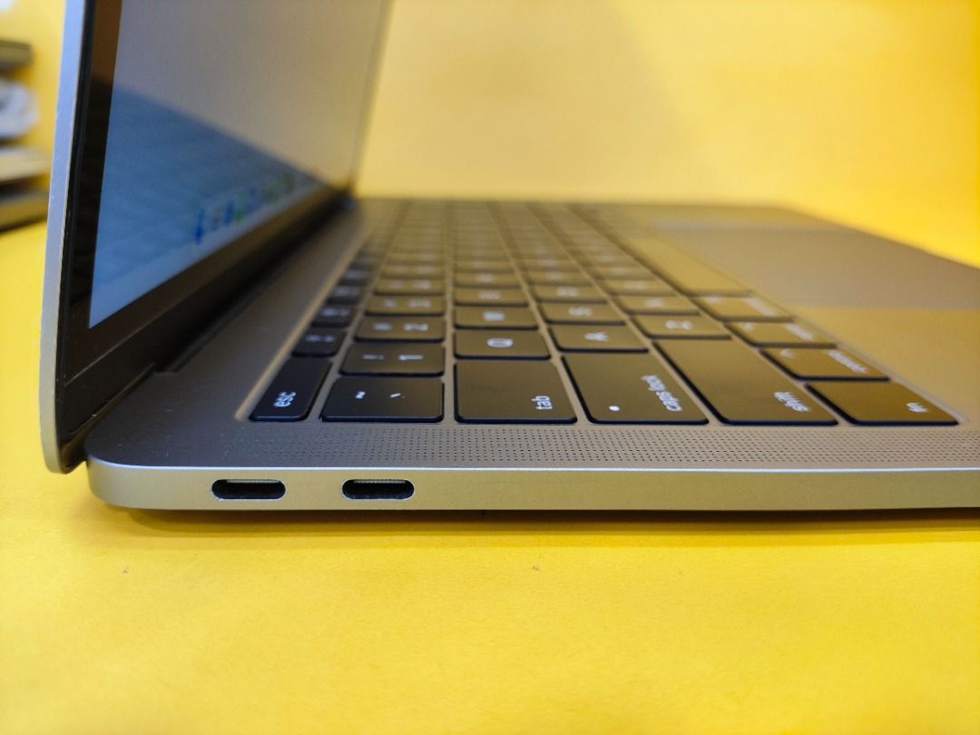 MacBook本体 MacBookPro13 2017 TouchBar i5 16GB USkey Amazon.com: Apple 2017 Macbook Pro with 2.3GHz Intel Core i5