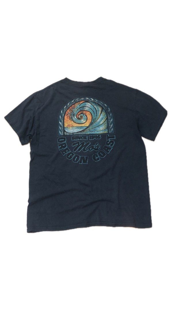 Mo’s Oregon Coast 1946 by Gildan (Category: Tshirts & Polo Shirts ) located in Cavite. Submitted by makeitdrippy (Listing ID 1337231919, Image 2). Description: Width 19.5 Length 26 Best fit Medium / Semi Large Good Condition Carhartt Vibes 🌊 Fave 🔥 🏷️ ₱ 249 Claim DM for inquiries 📩.