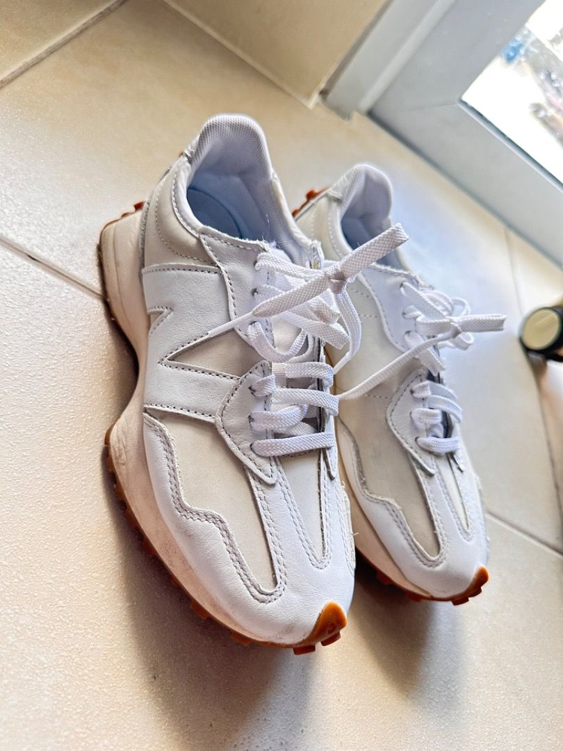 New balance 327 classic lifestyle shoes ORIGINAL Size US 6 Women Sale preloved Women s Fashion Footwear Sneakers on Carousell