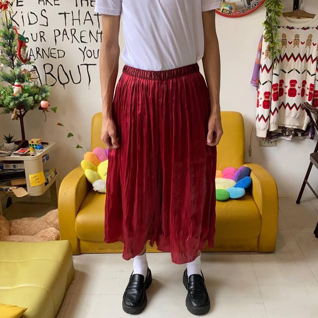 Niko And. Pleated Wide Legged Pants (Category: Other Bottoms) located in San Jose del Monte. Submitted by papayaph (Listing ID 1337098146, Image 3). Description: - Size Medium - Dimensions: width 34-36 x length 33 - Issue: None - Good condition.