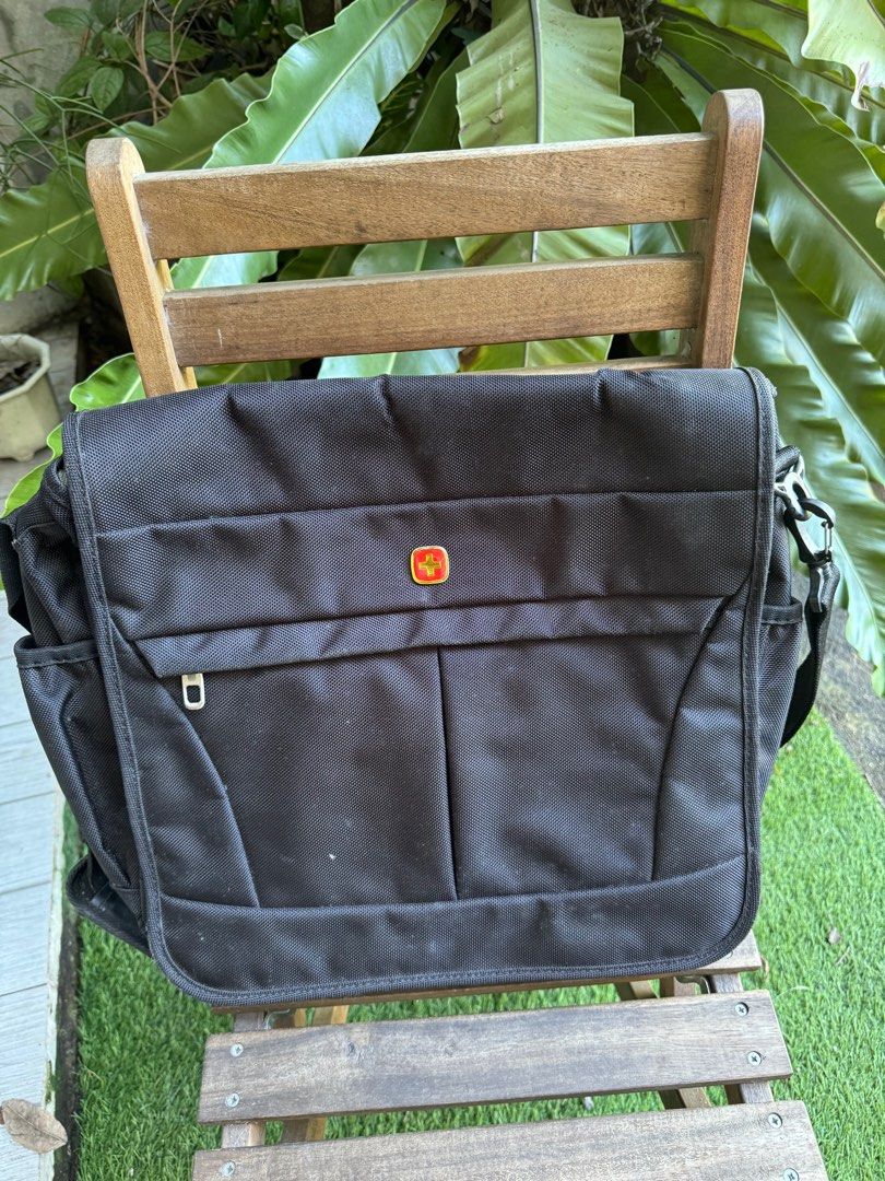 Original Wenger Laptop Bag for only 200 (Category: Laptop Bags & Sleeves) located in Quezon City. Submitted by mariefelbd (Listing ID 1337153754, Image 1). Description: Original Wenger Laptop Bag. .