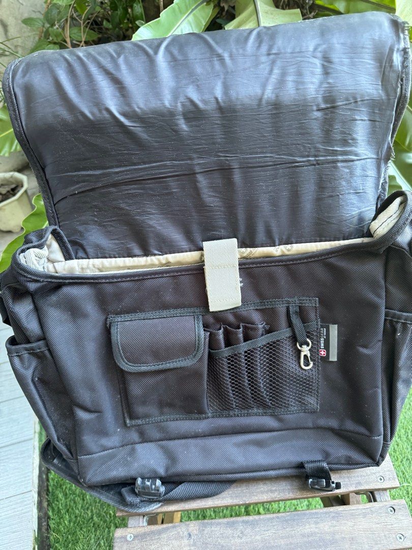 Original Wenger Laptop Bag for only 200 (Category: Laptop Bags & Sleeves) located in Quezon City. Submitted by mariefelbd (Listing ID 1337153754, Image 2). Description: Original Wenger Laptop Bag. .