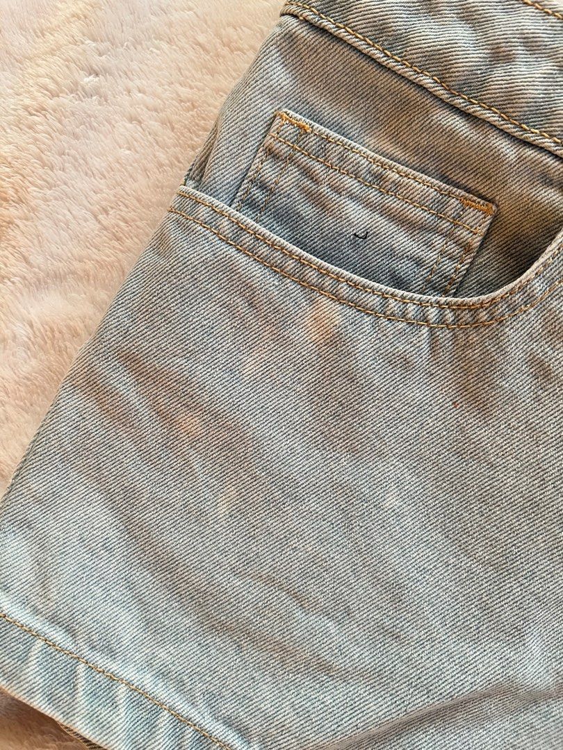 Oxygen denim short (Category: Shorts) located in Tuguegarao City. Submitted by orymiming (Listing ID 1337171005, Image 3). Description: size 26 can fit xs to m has stains/bleach marks.