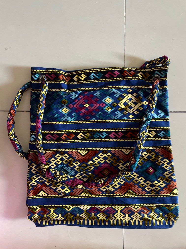 Printed Tote Bag (Category: Tote Bags) located in Quezon City. Submitted by romsr (Listing ID 1337099552, Image 1). Description: W - 4.5” H - 14.5” L - 13” Handle L - 12”.