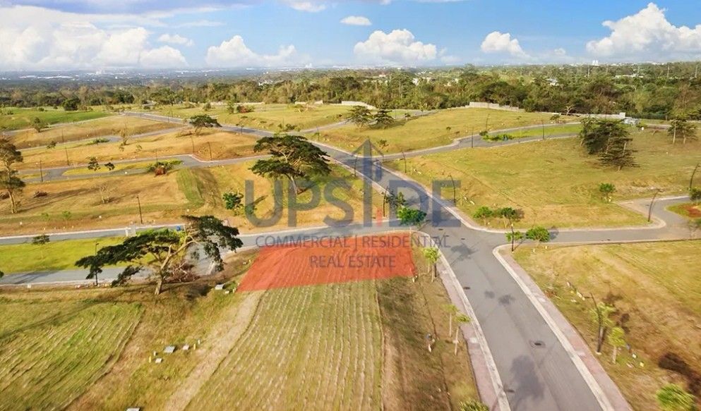 RUSH SALE!! ANDACILLO CORNER LOT (Category: Lot) located in Muntinlupa City. Submitted by johann.ocampo (Listing ID 1337232871, Image 3). Description: RUSH SALE!! Andacillo Corner Lot for Sale LA 575sqm Price: 26,000,000 (approx 45k/sqm only). Best price. Corner Lot, near the main entrance and clubhouse Orientation: SouthEast Johann Ocampo 0917 817 34 53 27751.