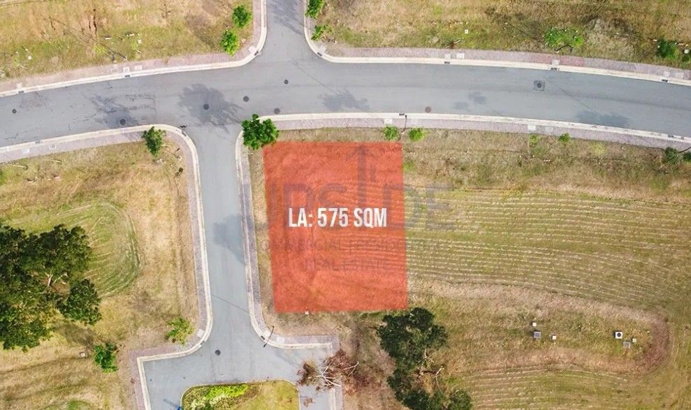 RUSH SALE!! ANDACILLO CORNER LOT (Category: Lot) located in Muntinlupa City. Submitted by johann.ocampo (Listing ID 1337232871, Image 2). Description: RUSH SALE!! Andacillo Corner Lot for Sale LA 575sqm Price: 26,000,000 (approx 45k/sqm only). Best price. Corner Lot, near the main entrance and clubhouse Orientation: SouthEast Johann Ocampo 0917 817 34 53 27751.