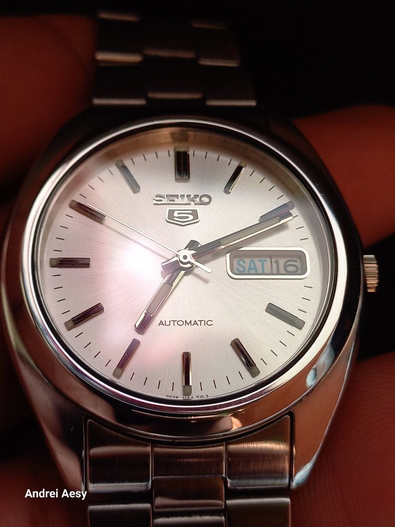 Seiko 5 SNX111k silver Sunburst dial