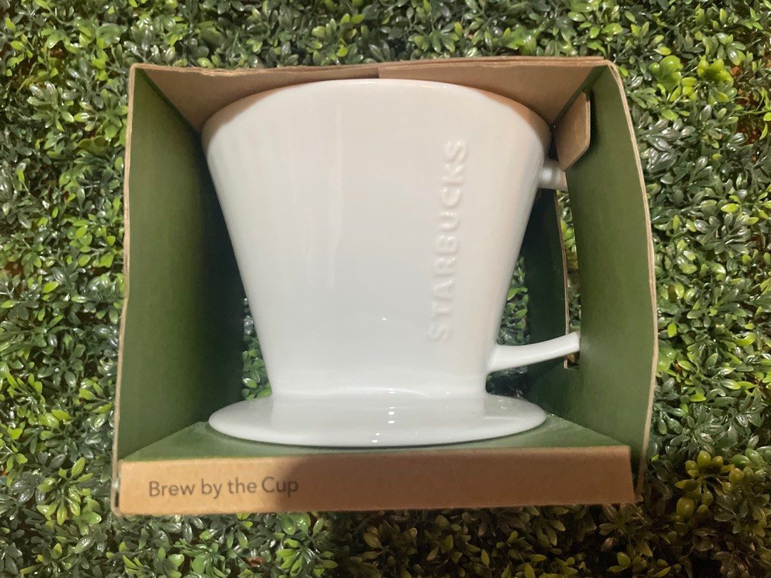 Starbucks ceramic pour-over (295 ml) (Category: Coffee & Tea Tableware) located in Cainta. Submitted by j.c.v_68 (Listing ID 1337214948, Image 1). Description: 100% original / authentic 💯 Comes with original packaging & paper bag Size: 295 ml / 10 oz SRP: 1495 Color: white.
