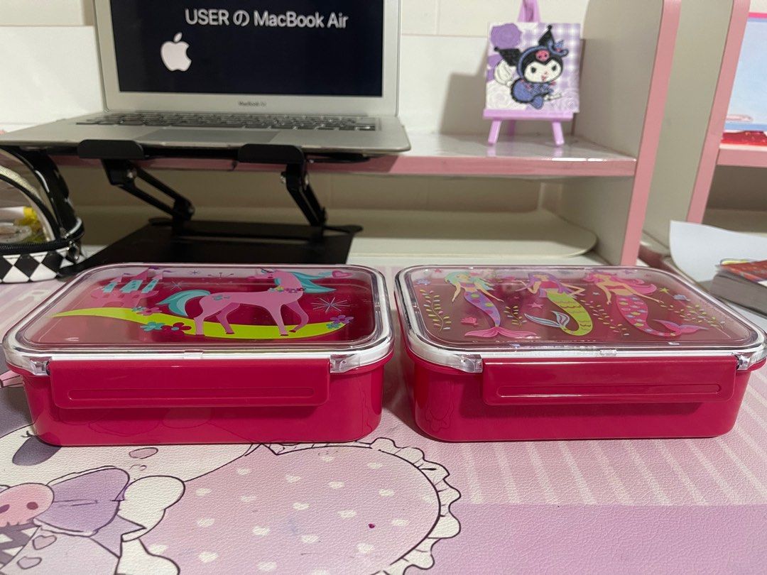 Stephen Joseph Bento Box (Category: Weaning & Toddler Feeding) located in Paranaque City. Submitted by lubellethriftshop (Listing ID 1337091998, Image 2). Description: Stephen Joseph Bento Lunchbox 🏷️ 450 each (2 pcs available) 📌 Condition: cleaned only then stored 📌 BPA, PVC and pthalate free 📌 toprack dishwasher and microwave safe 📌 7.13x5.25x2 inches 📌MOP: GCASH 📌Shipping c/o buyer via J&T/Lalamove pick up within MM 📌RFS: decluttering;