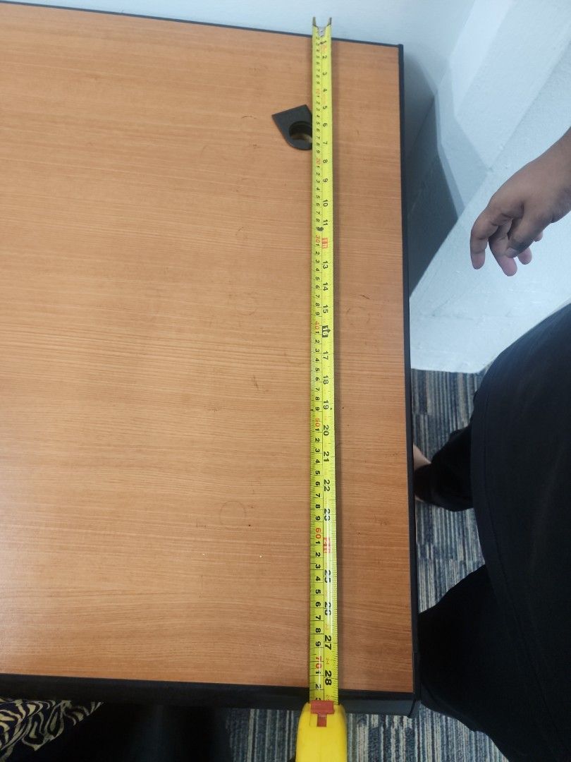 Table (Category: Tables & Sets) located in Singapore. Submitted by quicktree.ecc499 (Listing ID 1337171190, Image 3). Description: .