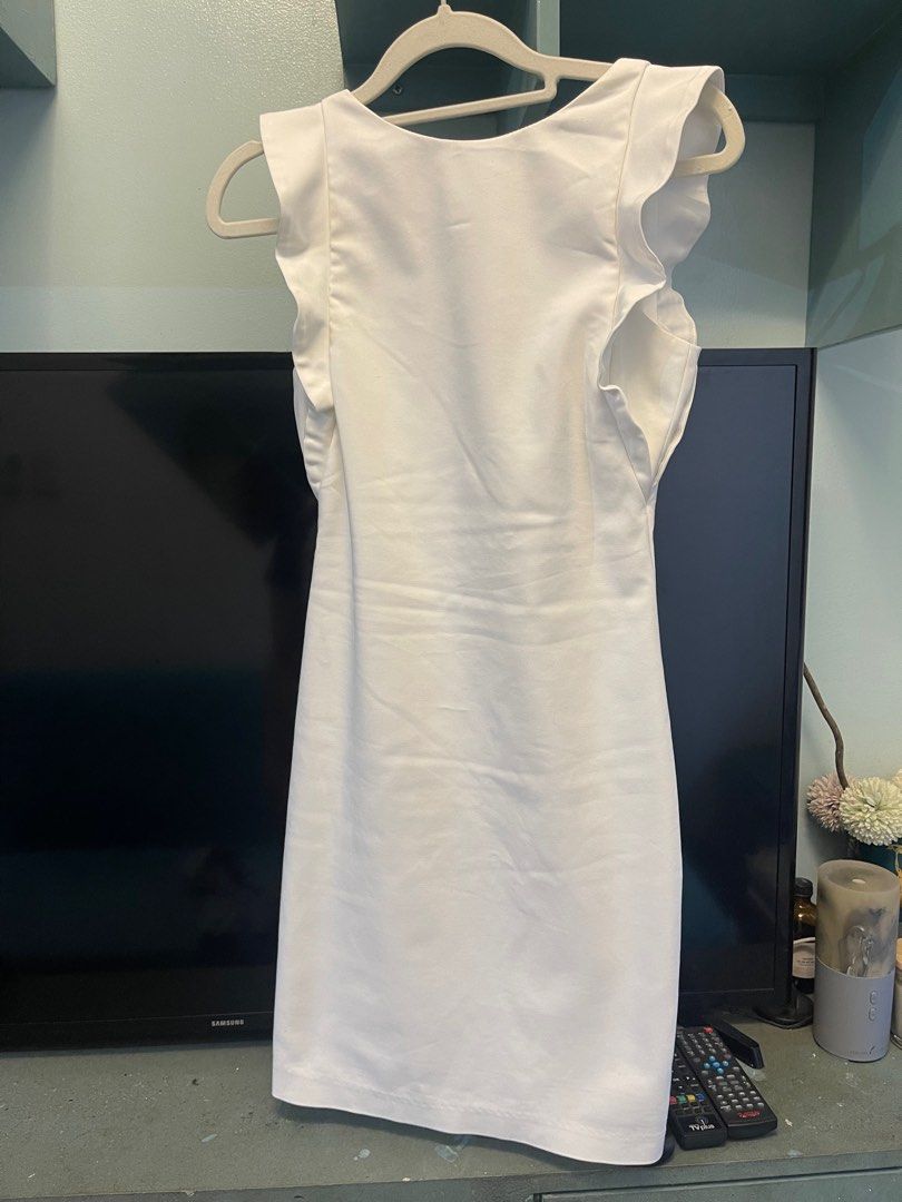 Zara White Dress - Low back (Category: Dresses) located in Quezon City. Submitted by seriouslydecluttering (Listing ID 1337087737, Image 2). Description: Used once sa binyag. Really nice, sexy and classy. Really wanted to keep it sana pero I gained weight and not fit na sakin. .