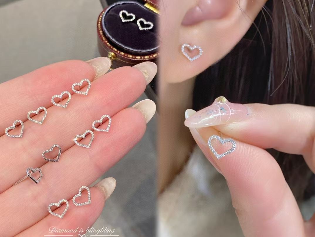 超值$1xxx 起鑽石耳釘18k金鑽石耳環, 女裝, 飾物及配件, 耳環- Carousell