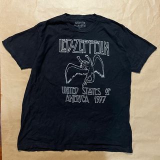 (Category: ) located in . Submitted by threadenthriftofficial (Listing ID 1334126928, Image 1). Description: .