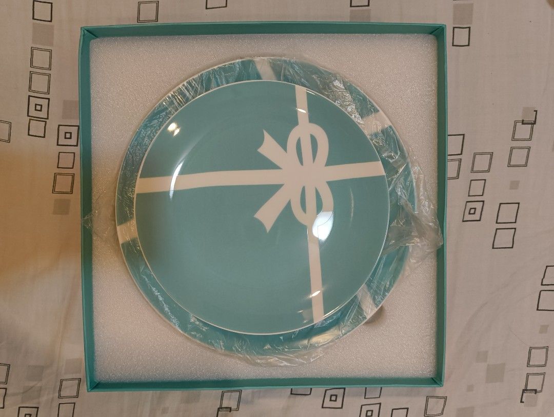 Authentic Tiffany & Co Plates (Category: Luxury Accessories) located in Mandaluyong City. Submitted by petiteadeva (Listing ID 1334127907, Image 2). Description: AUTHENTIC‼️ TIFFANY & CO 1pc Plate 1pc Salad plate/Dessert Plate RFS: Decluttering.