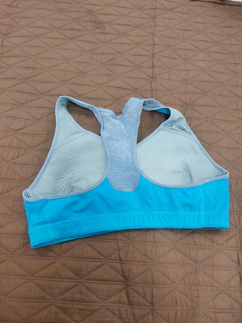 Blue Sports Bra - Nike (Category: Activewear) located in Batangas. Submitted by chrisern35 (Listing ID 1334010820, Image 2). Description: .