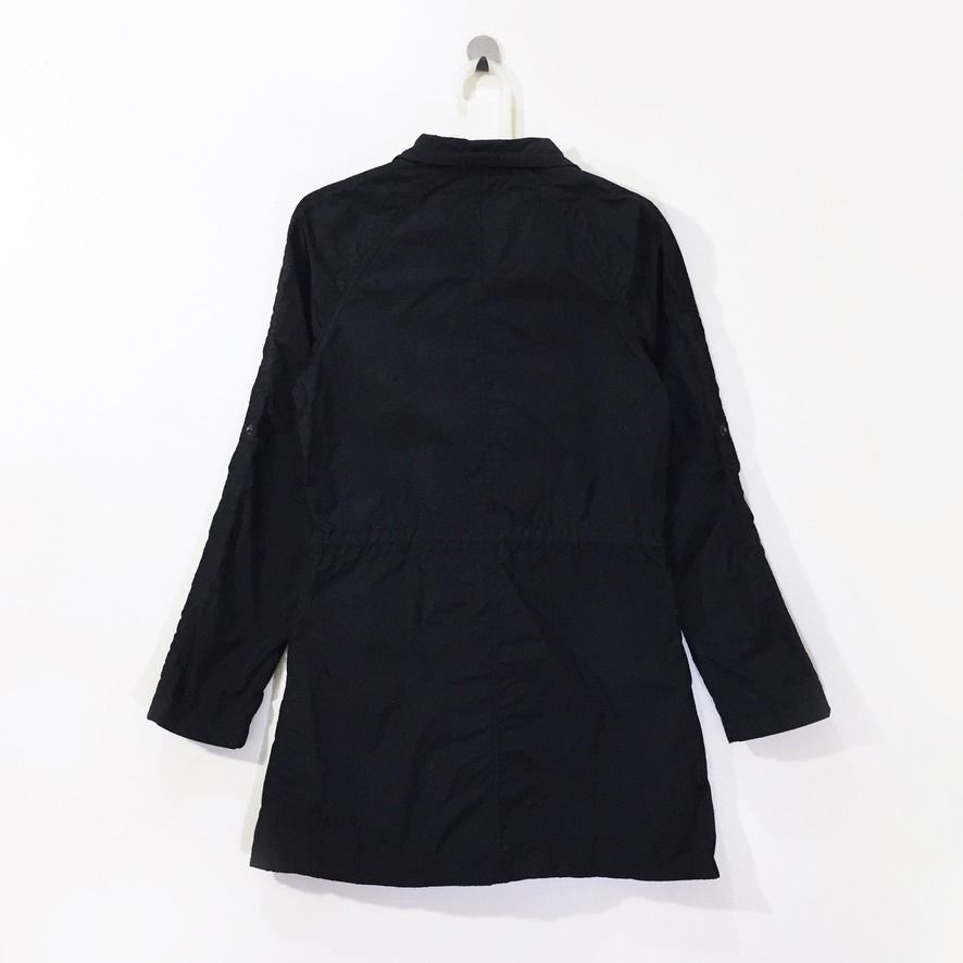 CHEVIGNON – Light Black Parka Jacket with Roll-up Sleeves (Category: Coats, Jackets and Outerwear) located in Taguig. Submitted by shopharee (Listing ID 1334045261, Image 2). Description: MEASUREMENTS (in Inches): 🔸 Shoulder : 15.00'' 🔸 Pit to Pit : 17.50'' 🔸 Sleeve : 23.00'' 🔸 Length : 31.00'' 🔸 Bottom : 22.00'' ITEM CONDITIONS: 🔸 Material Quality: 10/10 🔸 Color rating: 10/10 🔸 Appearance: 10/10 🔸 Gently used. Can pass as brand new. 🔸 