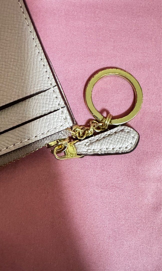Coach card holder (Category: Luxury Bags & Wallets) located in Quezon City. Submitted by kmaeb (Listing ID 1334173998, Image 3). Description: RFS: declutterring.