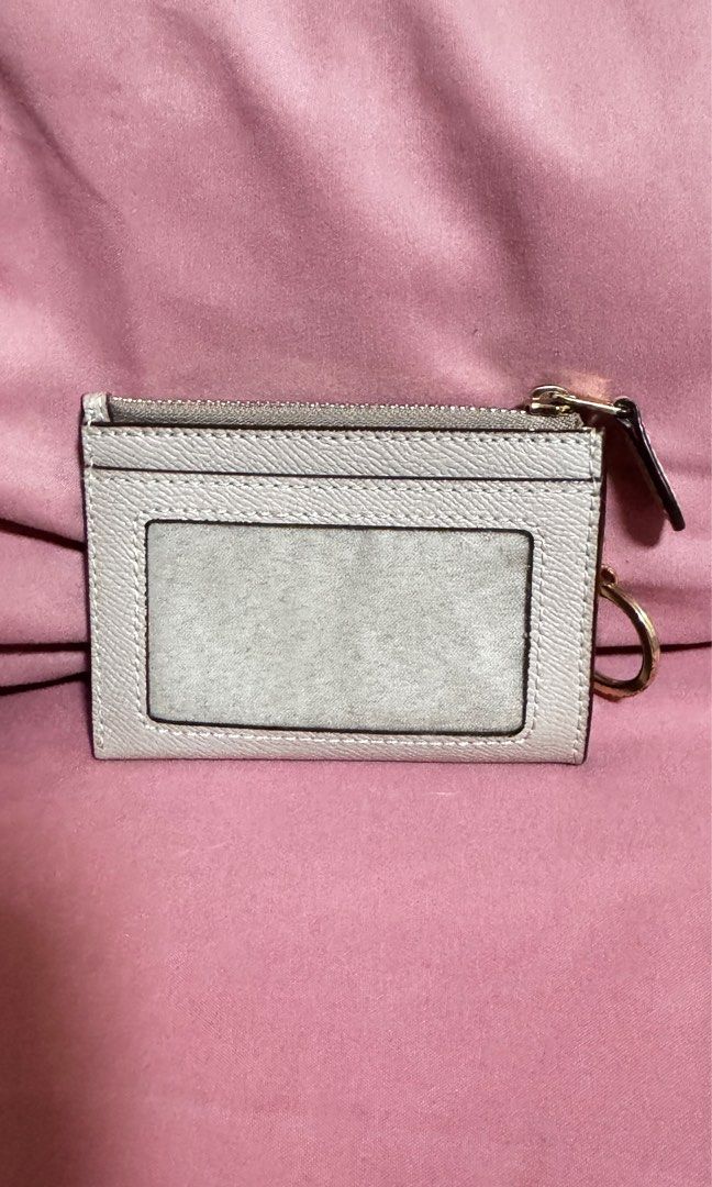 Coach card holder (Category: Luxury Bags & Wallets) located in Quezon City. Submitted by kmaeb (Listing ID 1334173998, Image 2). Description: RFS: declutterring.