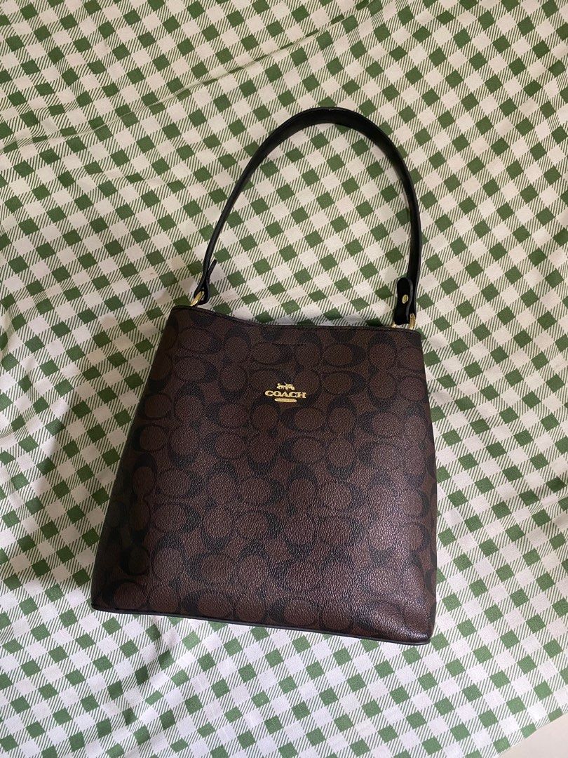 Coach Mollie Bucket Bag (Category: Luxury Bags & Wallets) located in Atimonan. Submitted by thrift.on (Listing ID 1334067530, Image 3). Description: KINDLY SEND A US MESSAGE IF YOU’RE INTERESTED..