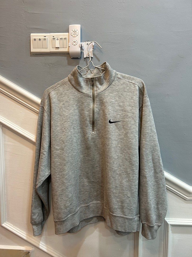 nike reissue half zip
