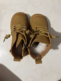 New look For Sale Boots Carousell Singapore