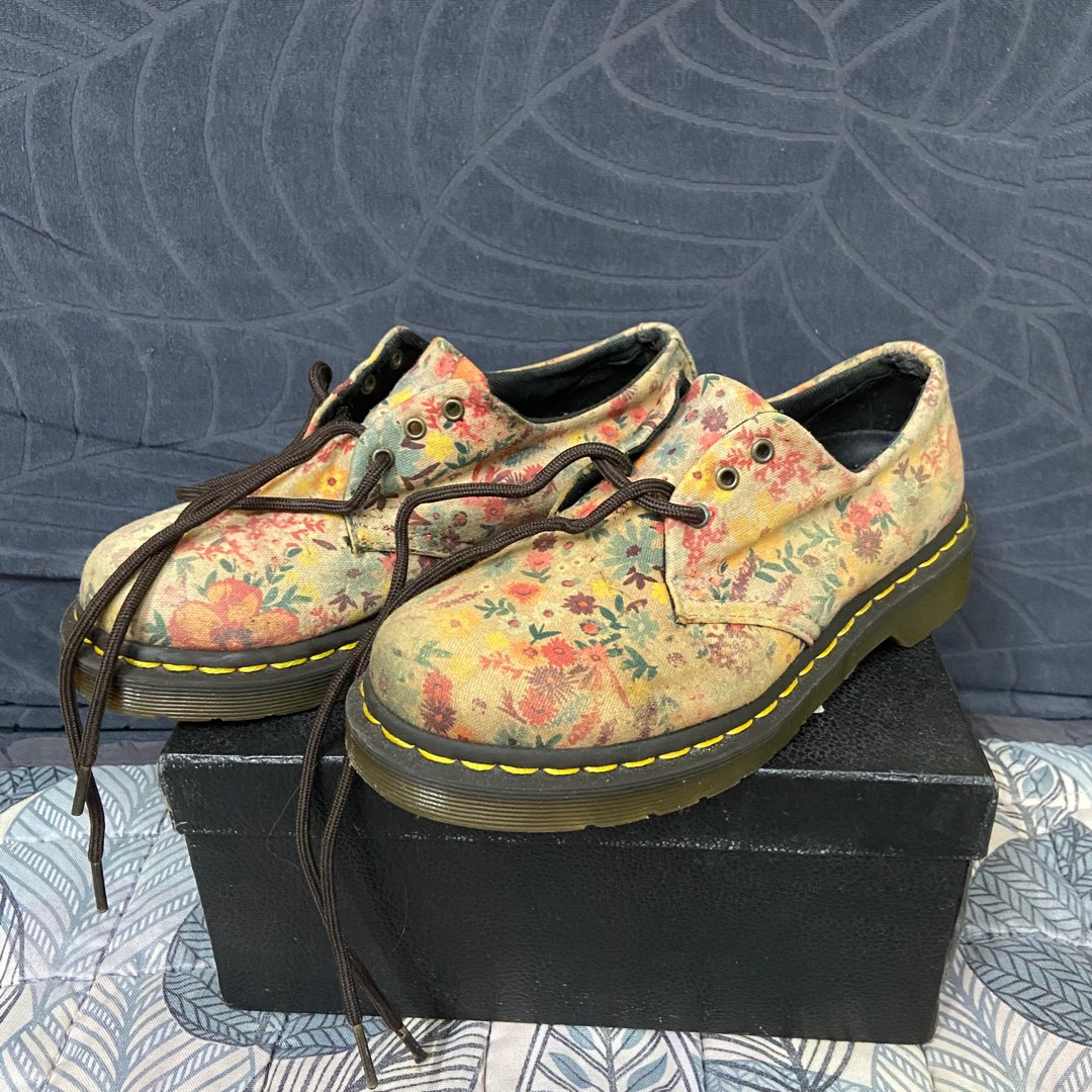 Dr martens wanderlust canvas on sale