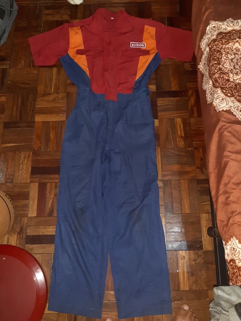 ENEOS COVERALL VINTAGE MECHANIC (Category: Coats, Jackets and Outerwear) located in Davao. Submitted by wonderwallnnipz_91 (Listing ID 1334163957, Image 1). Description: ENEOS COVERALL VINTAGE MECHANIC JUMPSUIT "Short Sleeve", Made in Japan Good condition but it has a few minor spots due to usage see in picture details sa leg opening, then washable ang mga dumi size L on tag Chest=21 inches Waist= 34 inches but expandables Lenght= 58 to 59 inches