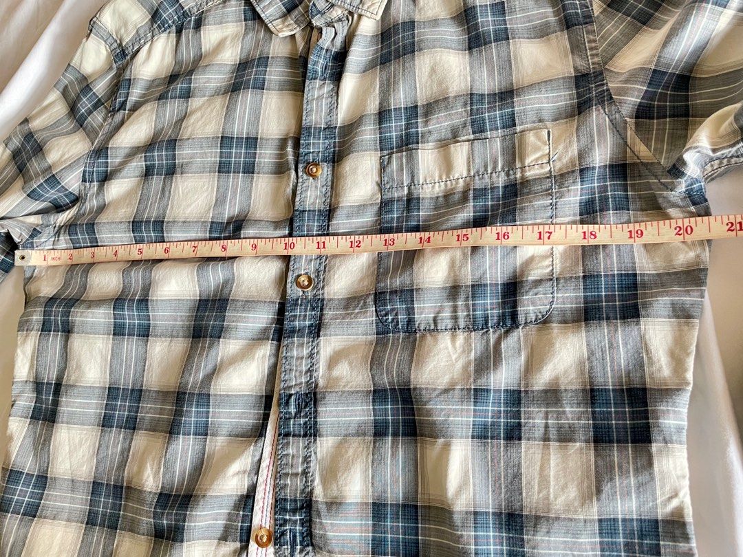 Esprit checkered long sleeves shirt (Category: Formal Shirts) located in Taguig. Submitted by lam_decluttering (Listing ID 1334085733, Image 3). Description: Esprit checkered long sleeves shirt.