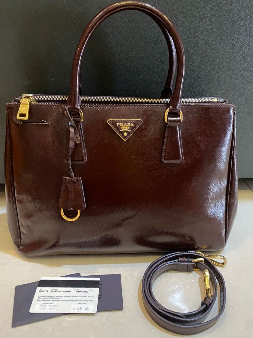 Fast Sale Good Condition Prada Saffiano 33 Double Zip Vernis 2012 With strap cards and dustbag replacement Nett Exclude ongkir 3 Barang Mewah Tas Dompet di Carousell