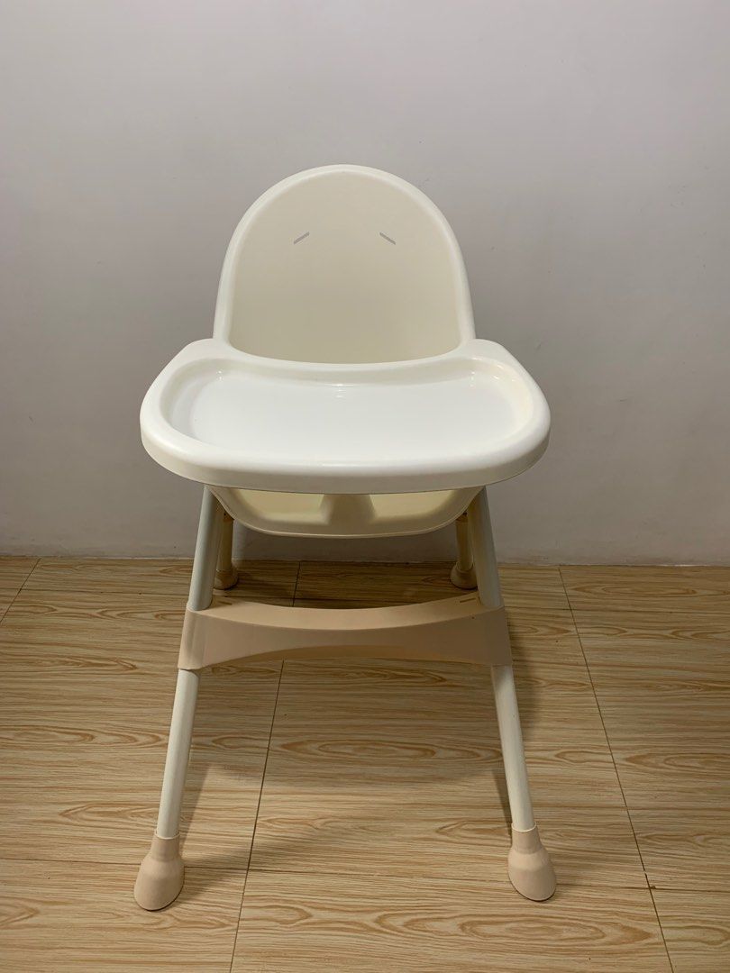 Foldable Khaki High Chair (Category: Baby High Chairs) located in Silang. Submitted by vrenny (Listing ID 1334080632, Image 2). Description: Mattress and seatbelt not included Madumi na po kase kaya tinanggal ko na. May nabbili nmn nun sa orange basket. Sf c/o buyer.