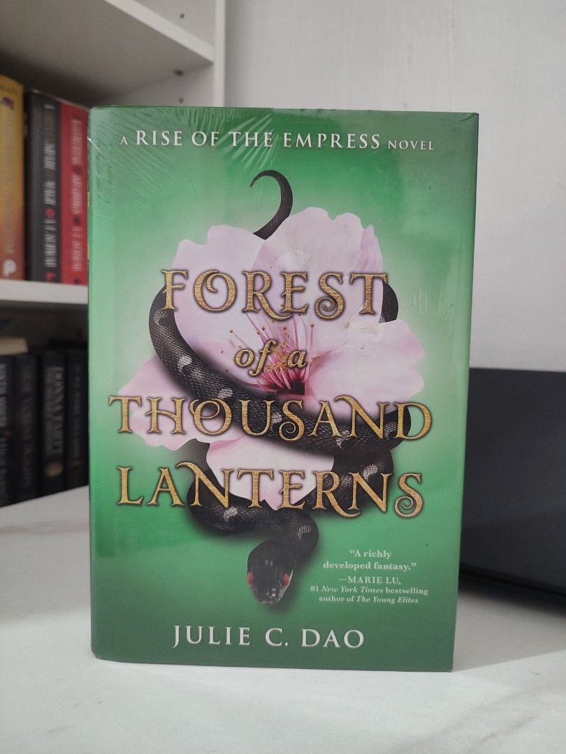 Forest of a Thousand Lanterns (Category: Storybooks) located in Pasig City. Submitted by Halinkaaaa (Listing ID 1334032566, Image 1). Description: Decluttering🍀 For courier delivery around Manila only. If outside Metro, kindly book for your own shipping..
