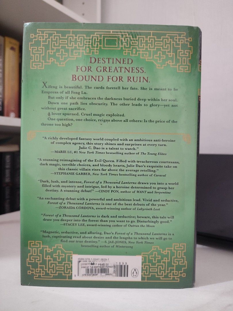 Forest of a Thousand Lanterns (Category: Storybooks) located in Pasig City. Submitted by Halinkaaaa (Listing ID 1334032566, Image 3). Description: Decluttering🍀 For courier delivery around Manila only. If outside Metro, kindly book for your own shipping..