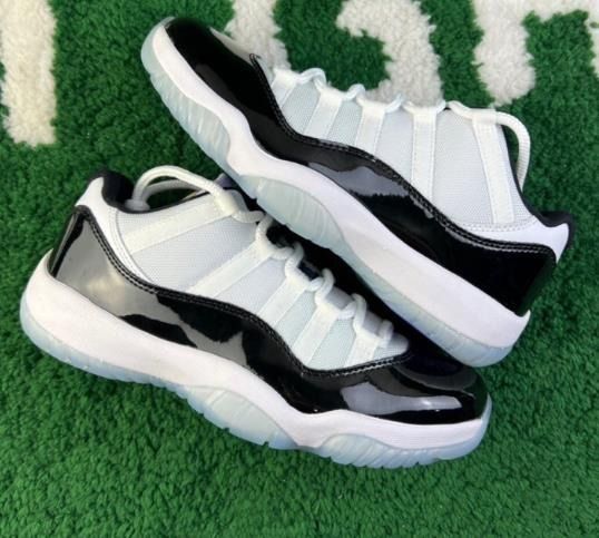 Jordan 11 Low black white Carousell