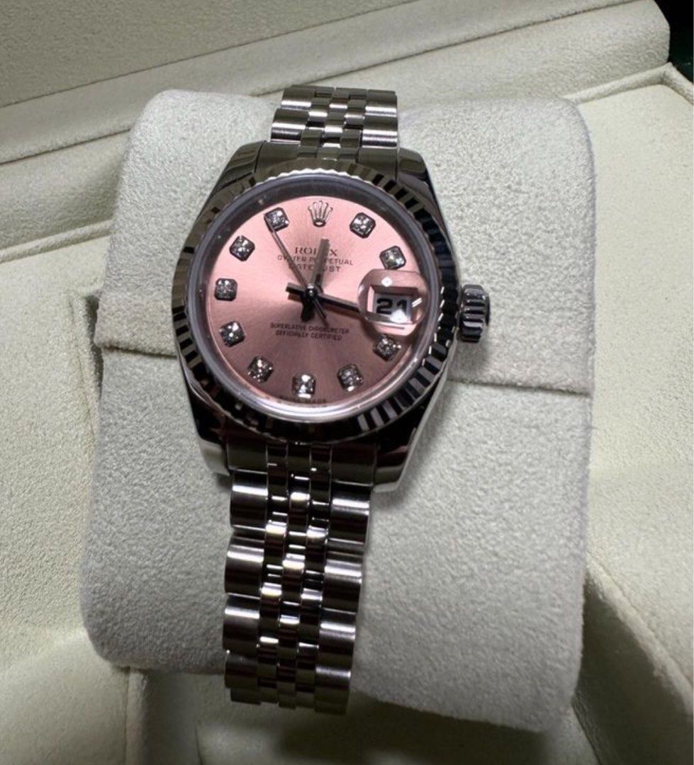 Like new! Salmon pink dial with dia year 2017 (Category: Luxury Watches) located in Santa Ana. Submitted by astonandariana (Listing ID 1334043432, Image 1). Description: .