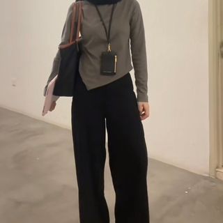 (Category: ) located in . Submitted by akelahusna (Listing ID 1334030351, Image 1). Description: .