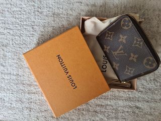 (Category: ) located in . Submitted by mytinycloset (Listing ID 1334017630, Image 1). Description: .