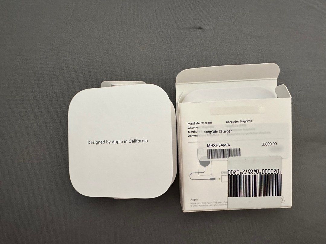 MagSafe Charger (Category: Chargers) located in Manila. Submitted by declutterbytinnn (Listing ID 1334035122, Image 2). Description: Rfs: Prefer normal charger Use only once just to try Free samsung brandnew earphones.