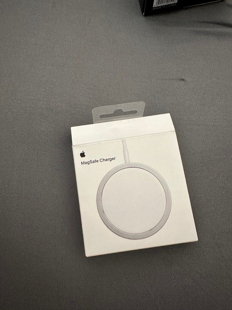 MagSafe Charger (Category: Chargers) located in Manila. Submitted by declutterbytinnn (Listing ID 1334035122, Image 1). Description: Rfs: Prefer normal charger Use only once just to try Free samsung brandnew earphones.