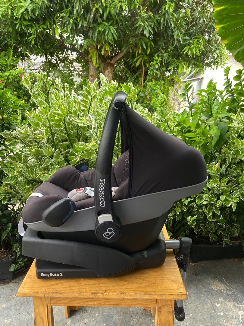 MAXI COSI PEBBLE CARRIER WITH MAXI COSI EASYBASE 2