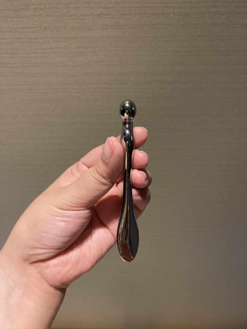 Metal Spatula SILVER for Facial (Category: Face Care) located in Quezon City. Submitted by mlacosmetiquenoime (Listing ID 1334055641, Image 1). Description: .