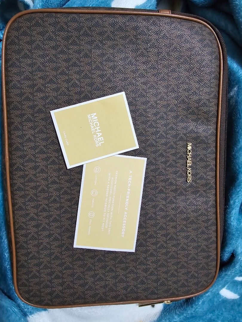 Michael kors laptop bag top