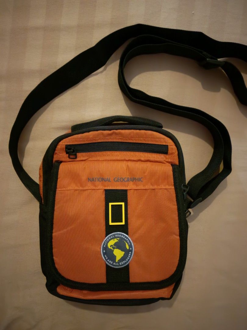National Geographic Sling bag (Category: Sling Bags) located in Bulacan. Submitted by starterpackoo (Listing ID 1334149280, Image 1). Description: BOUGHT - AUGUST 8 2024 🏷️ 849 Only 🎒 Orig Nat Geo Bag 👌 excellent condition multiple pockets Medium size 🚸 No meet ups 📦 Delivery via J&T or LBC 💳 Payment first via Gcash.