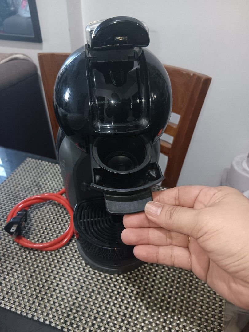 Nescafe Dulce Gusto Mini Me Automatic Capsule Coffee Machine Maker (Category: Coffee Machines & Makers) located in Mandaluyong City. Submitted by DecantSCENTer (Listing ID 1334088811, Image 3). Description: Declutter as we have another coffee machine. Orig price now P7,459.00 (Half price down na) 💯 Working very very well ❌️ No any or expected issue ✅️ Just a slight sign of usage as maalaga ako sa mga gamit and bihirang nagagamit din (pag may bis