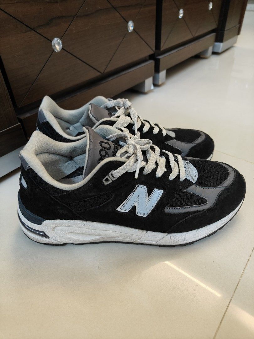 New Balance M990BK2 990V2