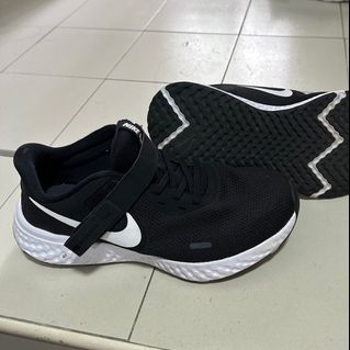 (Category: ) located in . Submitted by han_0108 (Listing ID 1334075949, Image 1). Description: .