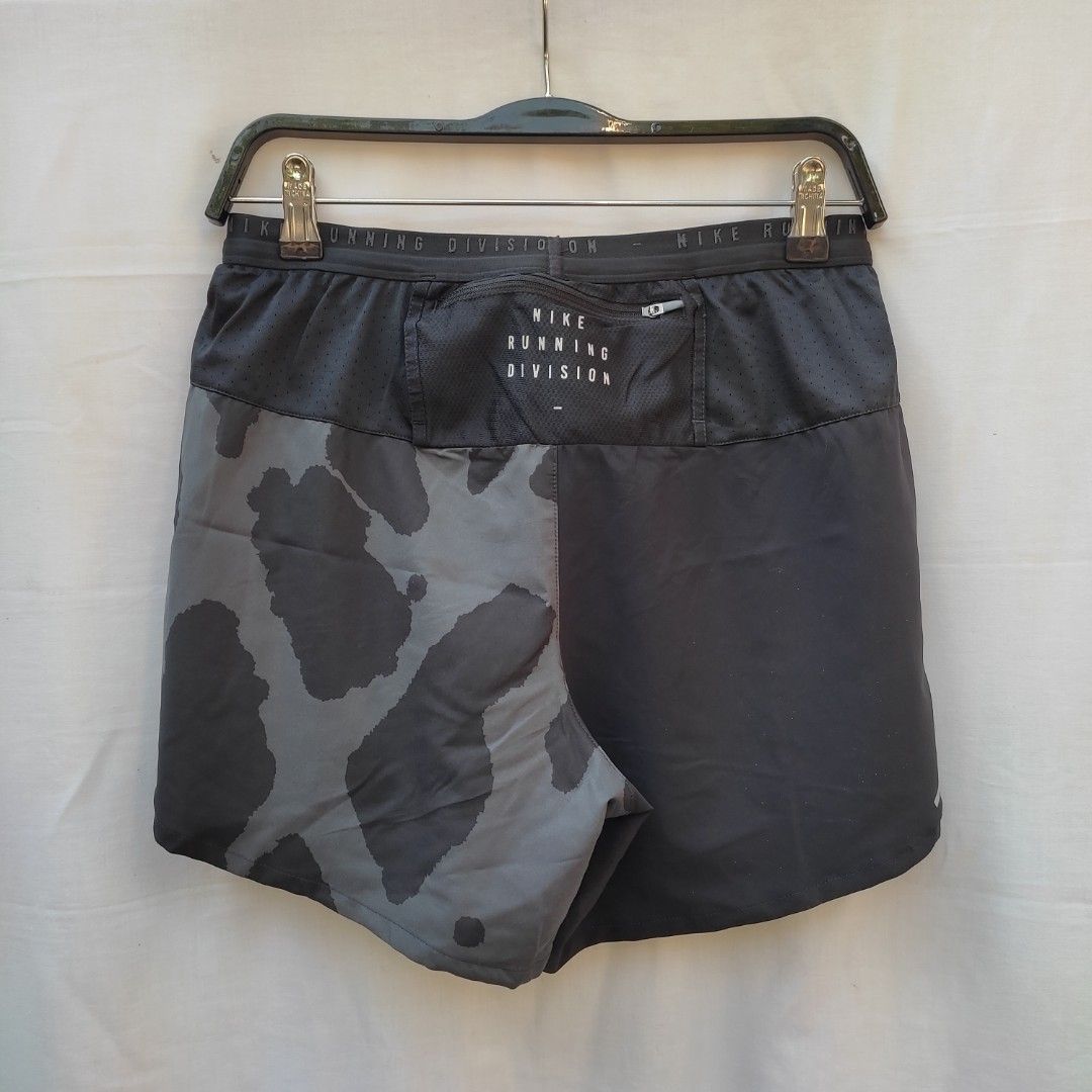 Nike running division shorts pants, Fesyen Pria, Pakaian Bawahan