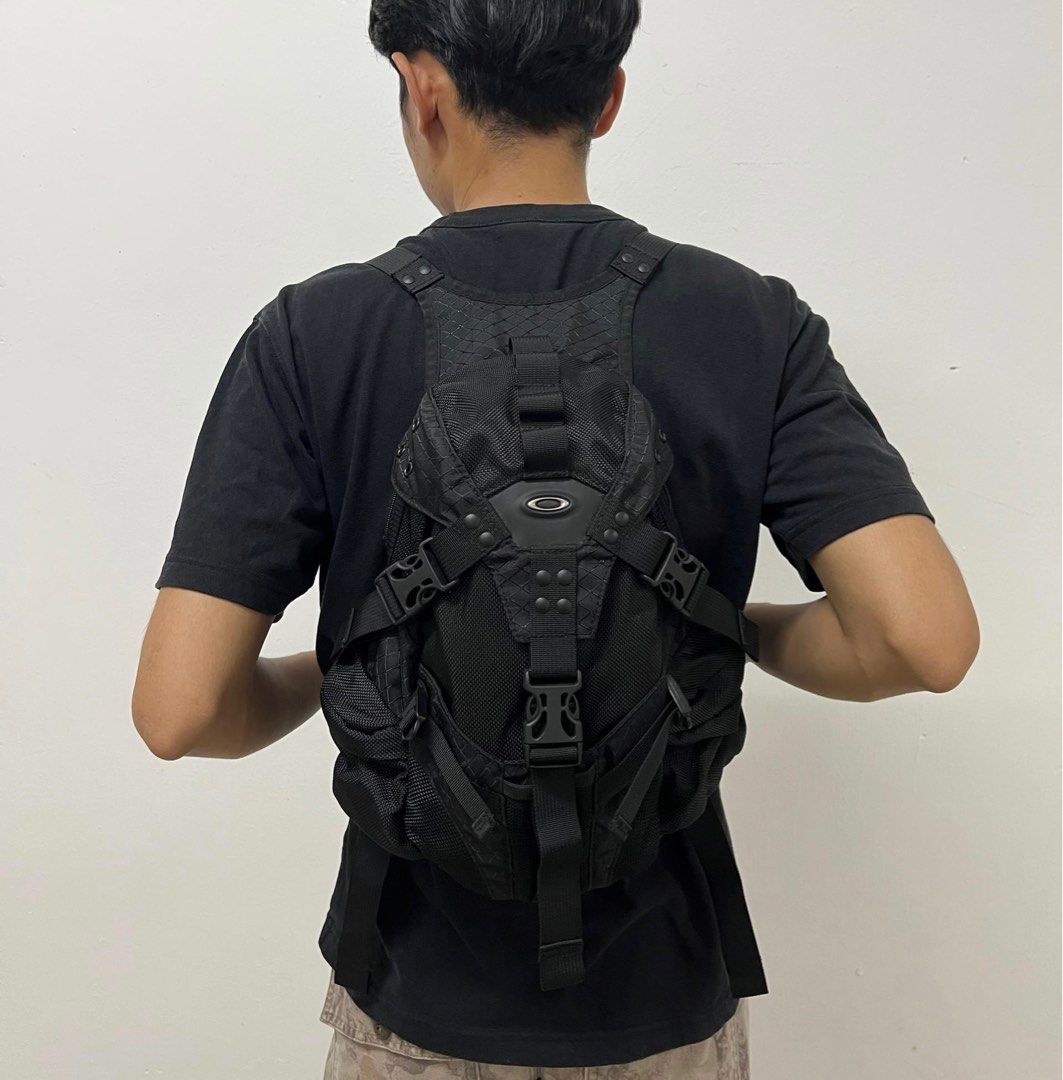 Oakley small backpack best sale