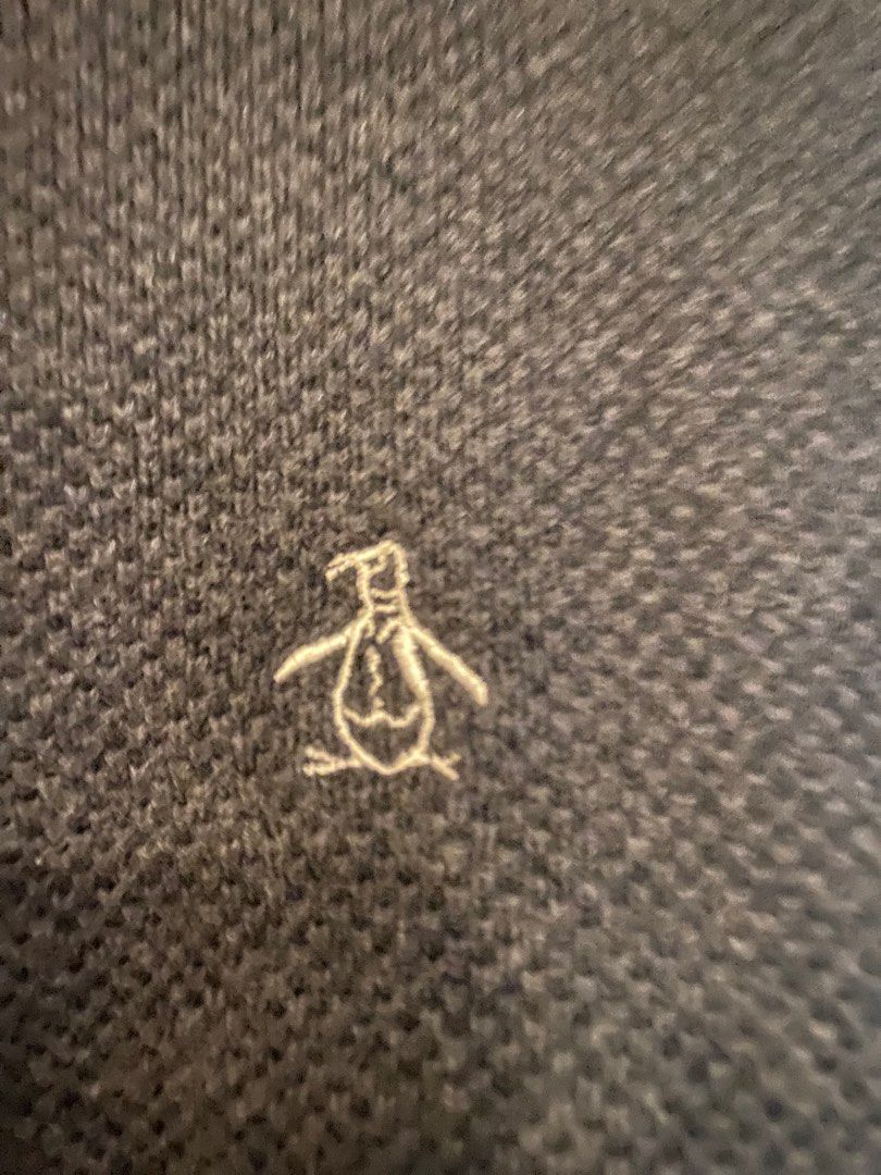 Original Penguin L/S Sweater Large (Category: Coats, Jackets and Outerwear) located in Taguig. Submitted by declutterprince2 (Listing ID 1334094520, Image 3). Description: Original Penguin L/S Sweater Grey Large No flaws Rarely used.